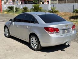 https://img.olx.com.br/thumbs256x256/12/124663683757647.jpg