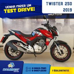 Título do anúncio: CB Twister 250 2019 Vermelha