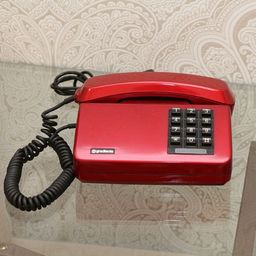 Título do anúncio: Telefone Gradiente Antigo De Tecla Tijolão Vermelho Metálico Anos 80