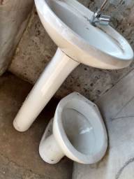 Título do anúncio: Pia completa banheiro,+ vaso sanitário 