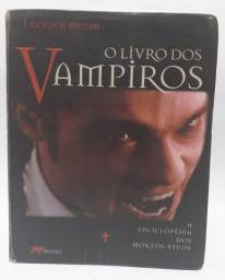 Título do anúncio: O Livro dos Vampiros A Enciclopédia dos Mortos Vivos / Gordon Melton
