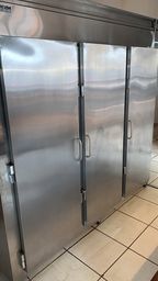 Título do anúncio: Refrigerador Vertical c/ 3 Portas