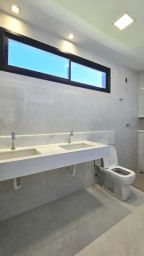 https://img.olx.com.br/thumbs256x256/13/132470002388342.jpg