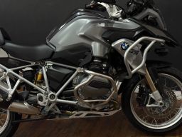 https://img.olx.com.br/thumbs256x256/13/132587155064947.jpg
