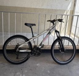 https://img.olx.com.br/thumbs256x256/13/133563024771270.jpg