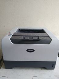 Título do anúncio: Impressora Brother HL5250 semi nova 