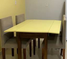 Título do anúncio: Vende-se mesa dobravel com quatro cadeiras