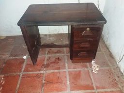 Título do anúncio: mesa de escritorio antiga 