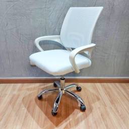 Título do anúncio: Nova - Cadeira giratória c/ regulagem de altura para escritório, home office, estudo...