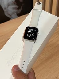 Título do anúncio: Apple Watch Serie 4 40mm Silver - Semi novo, perfeito! Até 18x no cartão!
