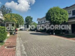 https://img.olx.com.br/thumbs256x256/14/143544286921892.jpg