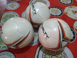Título do anúncio: Bolas de Futsal da Penalty com tamanho e peso oficiais para adulto, todas novas.