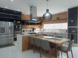 https://img.olx.com.br/thumbs256x256/14/148581168467900.jpg