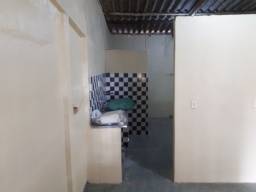 Título do anúncio: Alugo Kit 2 cômodos, e 1 banheiro, bem localizado!