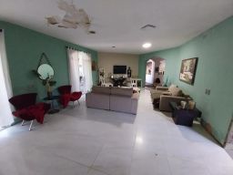 https://img.olx.com.br/thumbs256x256/15/152543761742037.jpg