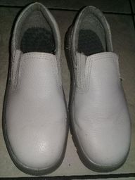 sapato hidrofugado branco