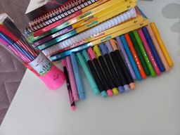 Título do anúncio: Kit com 31 canetas coloridas modelos diversos 