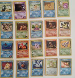 Lote Pokémon tipo Trevas ( Dark ) 50 cards - Comum, Foil, Reverse