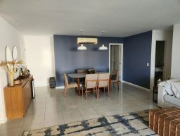 https://img.olx.com.br/thumbs256x256/15/156518405185598.jpg