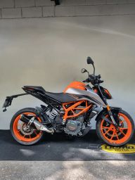https://img.olx.com.br/thumbs256x256/15/156578393131339.jpg