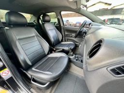 https://img.olx.com.br/thumbs256x256/15/157679685937846.jpg