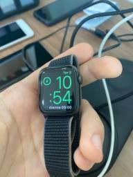 Título do anúncio: Apple Watch SE 40mm LTE(4G) + Pulseira Loop Esportiva + Película + Garantia