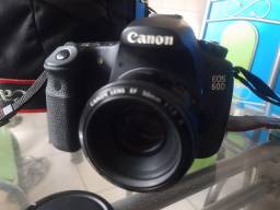 Título do anúncio: Câmera 60D Canon semi nova