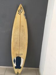 Título do anúncio: Prancha Surf 6,3 com Capa