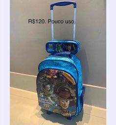 Título do anúncio: Mochila Rodinhas + Bolsinha De Lápis E Caneta Toy Story
