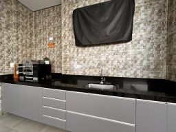 https://img.olx.com.br/thumbs256x256/16/165621679891420.jpg