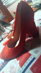 Título do anúncio: Sapato salto grosso feminino vermelho 