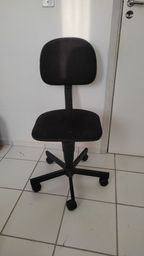Título do anúncio: Cadeira giratória para escritório / R$ 130 reais