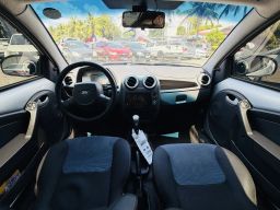 https://img.olx.com.br/thumbs256x256/16/168618793237564.jpg