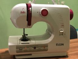 Título do anúncio: Máquina de costura ELGIN BELLA