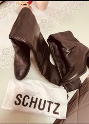 Título do anúncio: Vende-se bota Schutz