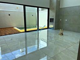 https://img.olx.com.br/thumbs256x256/17/173518032605713.jpg