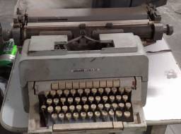 Título do anúncio: Máquina de escrever antiga 