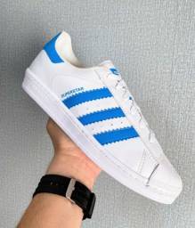 Título do anúncio: Sapatênis Adidas SuperStar Branco/Azul
