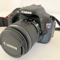 Título do anúncio: Câmera Canon EOS Rebel T3i c/ lente Canon 18-55 mm - Poucos Cliques Seminova