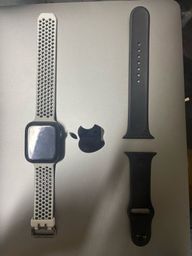 Título do anúncio: Apple Watch 5 44mm com duas pulseiras