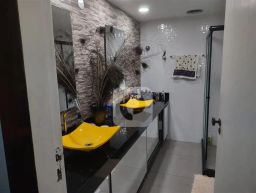 https://img.olx.com.br/thumbs256x256/18/181557282246271.jpg