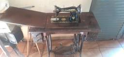 Título do anúncio: Máquina de costura antiga elgin com gabinete