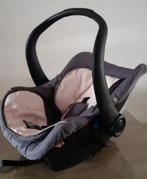 Título do anúncio:  Bebê Conforto Galzerano cor cinza com rosa Bebê 