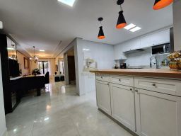 https://img.olx.com.br/thumbs256x256/18/182512630268493.jpg