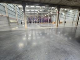 https://img.olx.com.br/thumbs256x256/18/184638188747172.jpg