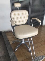 Vendo cadeira de barbeiro Milão Marri - Equipamentos e mobiliário