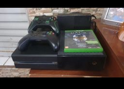 Microsoft Xbox 360 Super Slim 4gb + 3 Jogos Standard Cor Preto em