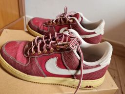 Título do anúncio: Nike Air Force 1 ?team red? 2007 Limited Edition UK Size 8 <br>