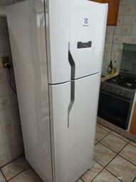 Título do anúncio: Refrigerador Electrolux Frost Free 371 Litros