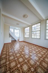https://img.olx.com.br/thumbs256x256/19/190517718424168.jpg